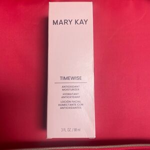 Mary Kay TimeWise Antioxidant Moisturizer. Combination to Oliy skin